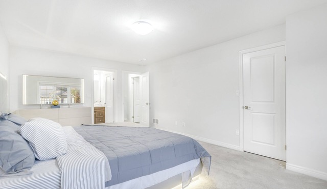 Cozy 4 bedroom townhouse.