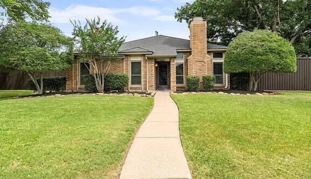 Cozy 4 BR home with a private backyard and pool