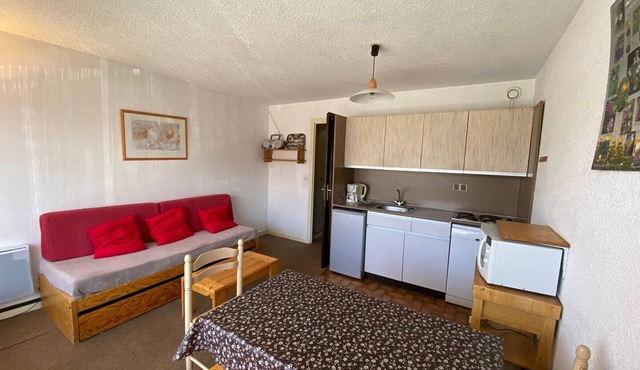 Cozy 4-Person Studio in Central Alpe d'Huez, Near Shops and Slopes