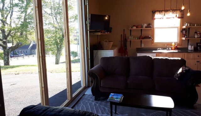 Cozy 4 season cottage near Cavendish, water view of the Trout River.