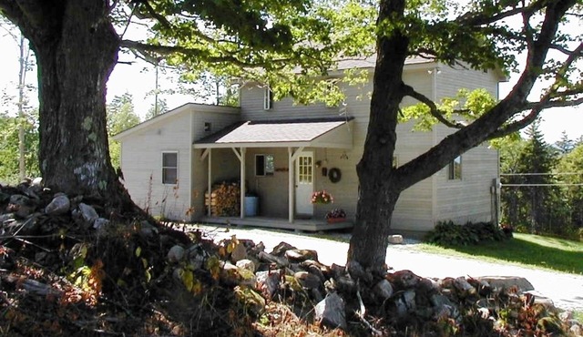 Cozy 4-season COTTAGE—Summer/Fall, weekends or weeks; WINTER, ski season only