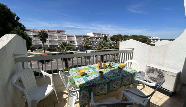 Cozy 4-Sleeper with A/C, Terraces & Direct Marina Access