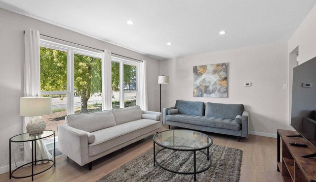 Cozy 4B｜Single Story｜Backyard for Pets｜Flex-Lease｜Garage & Street Parking #42222