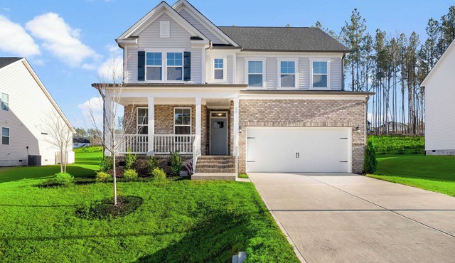 Cozy 4B3B Echo Canyon Home｜Lush Backyard｜1st Flr Bedroom｜Garage Access #41949