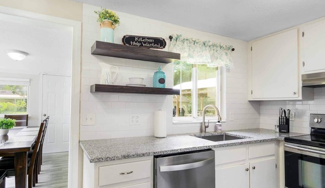 Cozy 4Bd 2.5Bth 35 min from beach & 28 min to Mayo