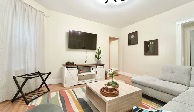 Cozy 4BD/2BA Near Boston-Encore-T-Station & Diners