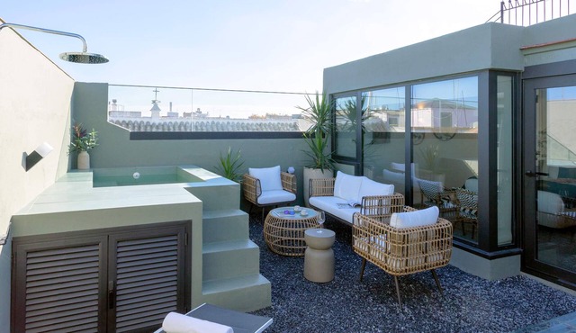 Cozy 4BD duplex with private pool in seville center. Gran Poder III
