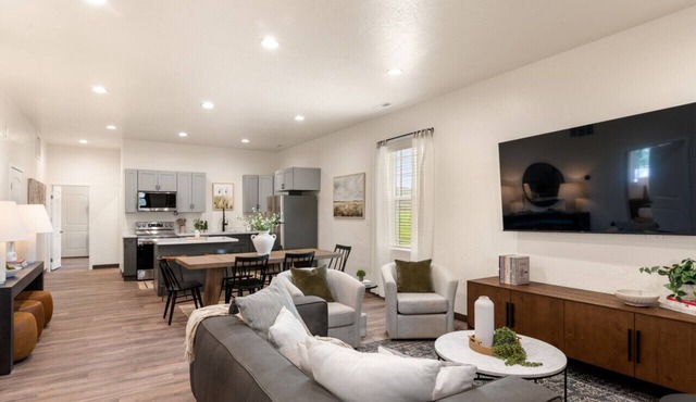 Cozy 4BR/2BA Condo by Bear Lake