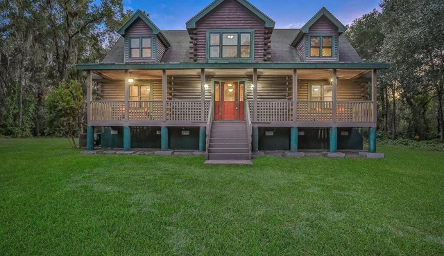 Cozy 4BR Cabin on 11 acres with pool, BBQ & patio!