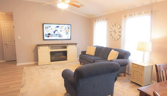 Cozy 4BR Getaway, Yard,Fire Pit,Near Huntsville