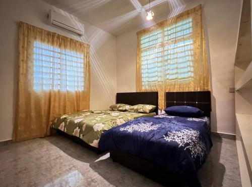 Cozy 4BR Homestay with 2 Baths Taman Seraya