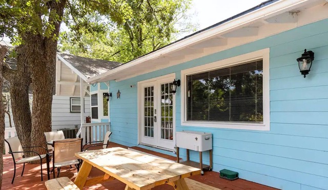 Cozy 4BR Lake House Great for Large Groups! Steps from Lake Texoma!