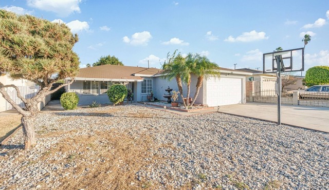 Cozy 4BR/Private Backyard/Garage Parking