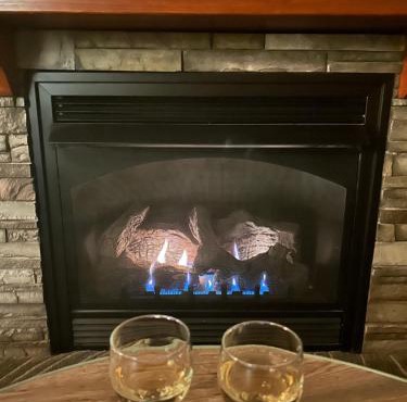 Cozy 4BR Ski retreat and Water Park!