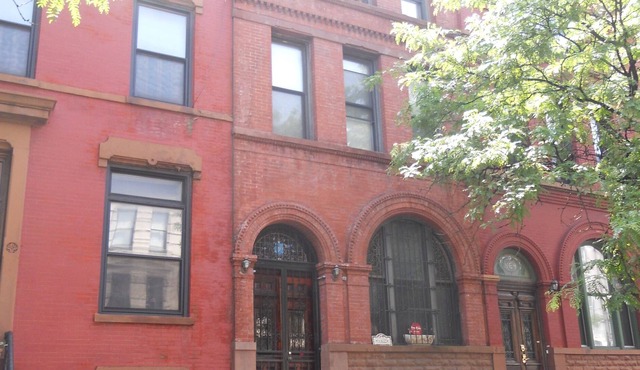 Cozy 5 Bdrms Brownstone located on 'Sugar Hill' in Historic Harlem NY
