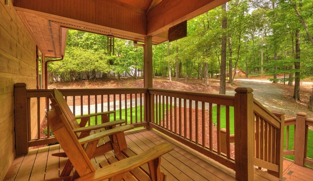 Cozy 5-Bedroom Cabin in Coosawattee River Resort w/ Hot Tub & Game Room