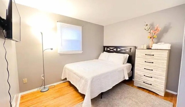 Cozy 5 bedroom Guest Home