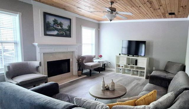 Cozy 5-bedroom Home with Spacious Deck