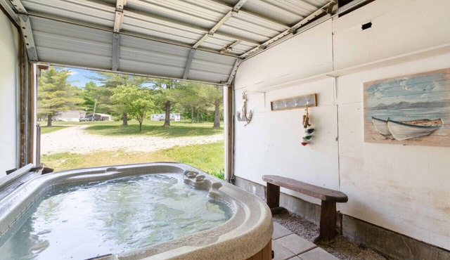 Cozy 5 Bedroom House - 1 Minute From Patoka Lake!