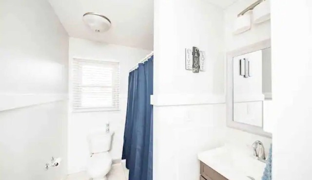 Cozy 5-bedroom house; full of amenities and more