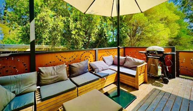 Cozy 5 BR Parkside Home | King Bed + Rumpus