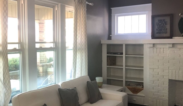 Cozy 5Bd+/2Ba House- 7 min from everything local -30 min PITT