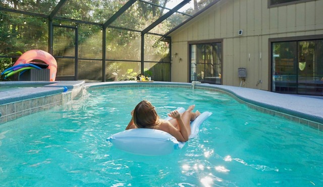 Cozy 5BR Beach house-Jacksonville-Pet friendly, Heated Pool/Hot Tub & Family Fun