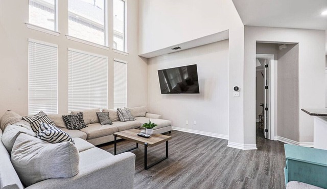 Cozy 5BR Estate Lewisville - Office