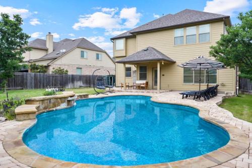 Cozy 5BR Getaway Pool Games Sleeps 18
