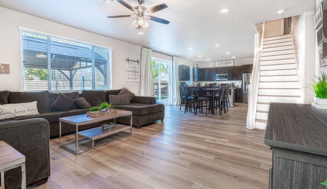 Cozy 6-Bedroom home perfect for large groups
