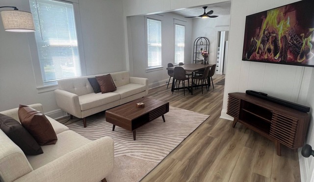 Cozy 6Bed Stay with Bar, Foosball and Ping Pong Table