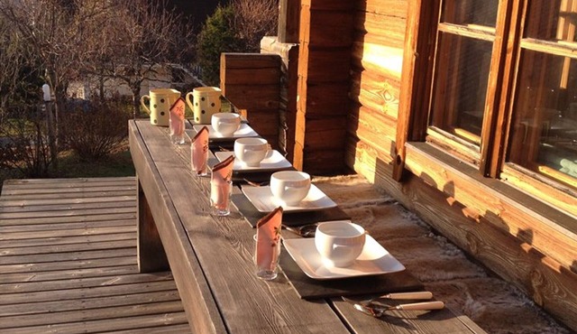 Cozy 9-Person Wooden Chalet with Modern Amenities, Near Slopes, Shops & WiFi