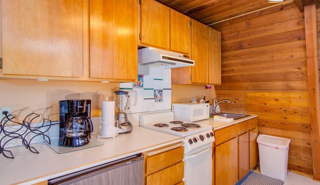 Cozy A-Frame Cabin with Large Deck, 5-Minute Walk to Beach - Dogs Welcome