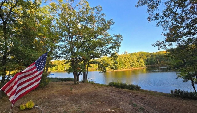Cozy A-Frame cabin in Hayward on Chippewa Flowage, sleeps 6, RV electrical