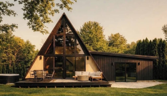 Cozy A-frame Cabin w/Hottub & Gym on Fremont Lake