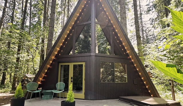 Cozy A-Frame cabin with hot tub