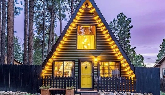 Cozy A-Frame in Pines Quiet Scenic Dog Friendly