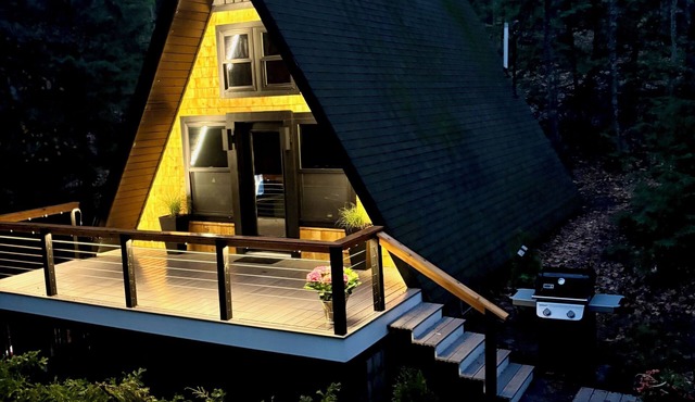 Cozy A-Frame next to King Pine Ski Area - 31 day rental or longer
