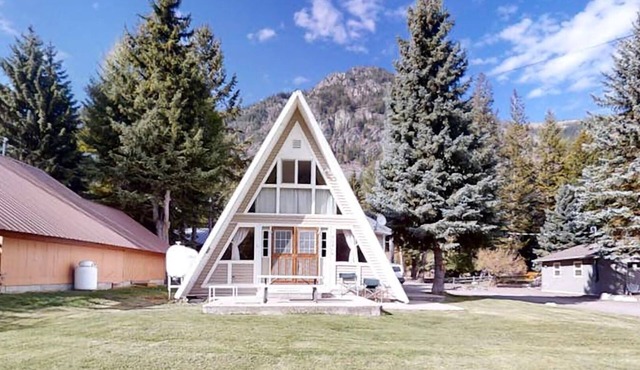 Cozy A-Frame Retreat w/Views & Spacious Yard