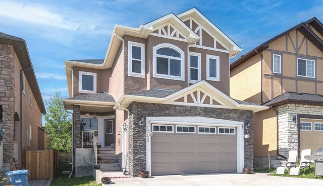 cozy a little space for visiting family and Banffnaddress:1248B Sherwood BV NW