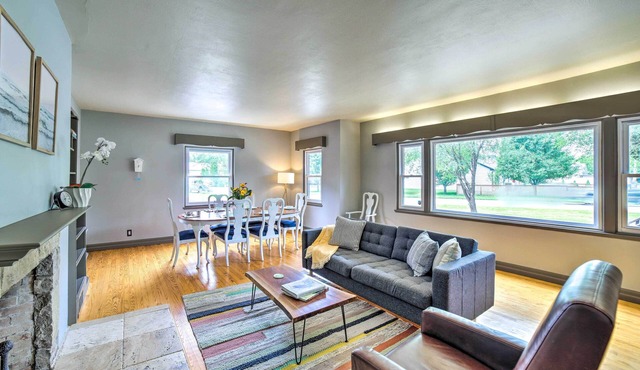 Cozy Abode ~ 3 Mi to Indiana Dunes Nat'l Park
