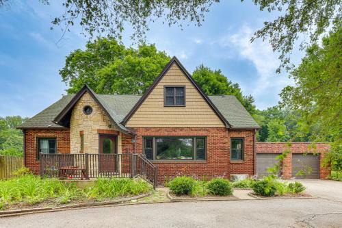 Cozy Abode ~ 3 Mi to Indiana Dunes Nat'l Park