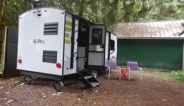 Cozy, Affordable guest accommodations in Verlot, WA - Granite Falls Area Pets OK