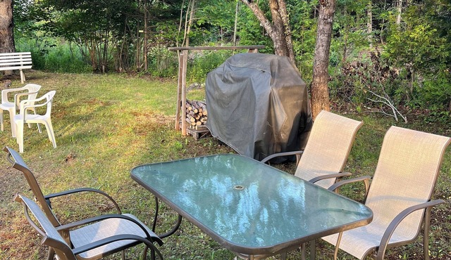 Cozy Aframe-1 bedroom, full bathroom, kitchenette cabin with WiFi in Saint John