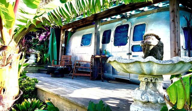 Cozy Airstream minutes from the beach and trails