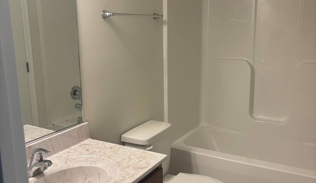 Cozy Alexandria Retreat Near DC, Metro, and Military Bases