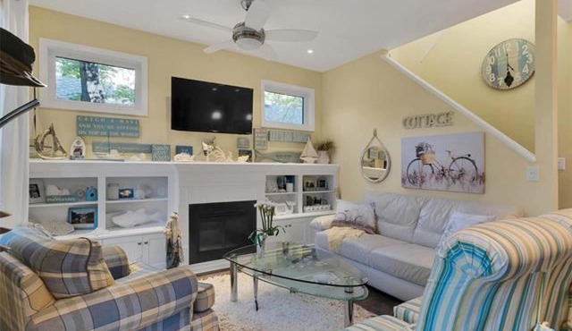 Cozy All Season Luxury Cabin in Grand Beach/Starlink