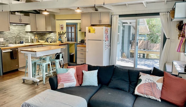 Cozy Alligator Point Beach Cottage in the Trees