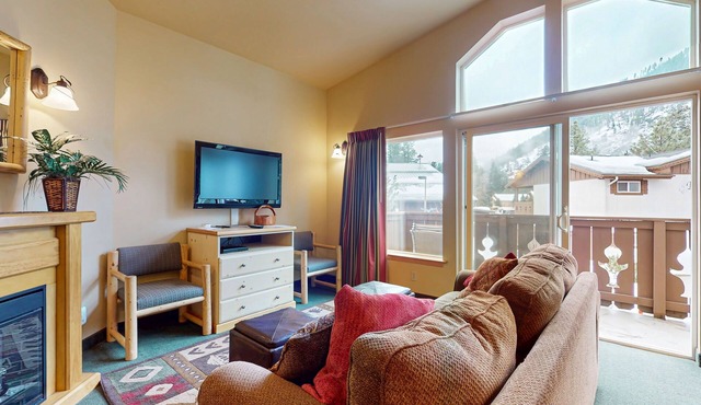 Cozy alpine escape with modern comforts, scenic views and great shared amenities