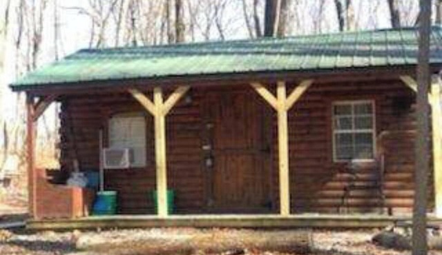 Cozy Amish Log Cabin, Near Caves, Grill, Fire Pit, DirecTV, High-Speed WiFi!
